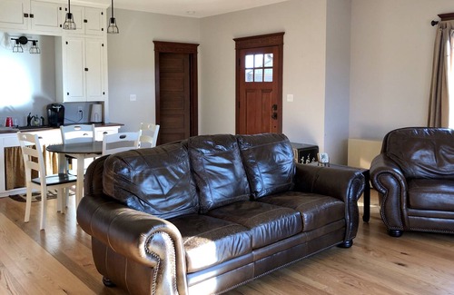 Sheridan House | Cozy Cottage in Big Horn