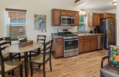 Dover Bay House | Cozy cottage in center of Dover Bay