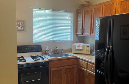 Cordova Cottage | Cozy cottage in charming East Memphis with WiFi, AC