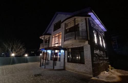 Manali Ski Chalet | Cozy cottage in Haripur Manali by Serene Homes