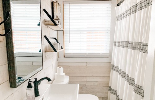 Five Points Cottage | Cozy Cottage in historic 5 points-just minutes from town center!