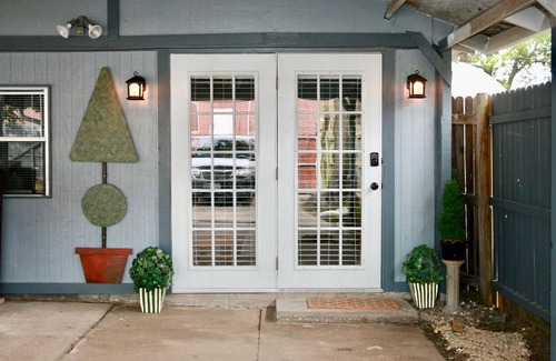 Tyler Cottage | Cozy Cottage In Historical District-Monthly Rental Only