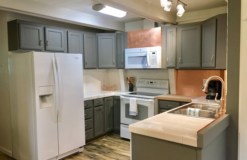 Glendale Cottage | Cozy Cottage in secluded canyon-Perfect Zion and Bryce Getaway