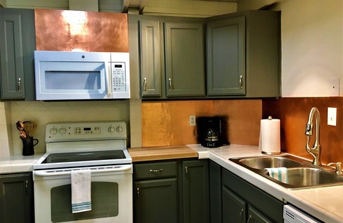 Glendale Cottage | Cozy Cottage in secluded canyon-Perfect Zion and Bryce Getaway