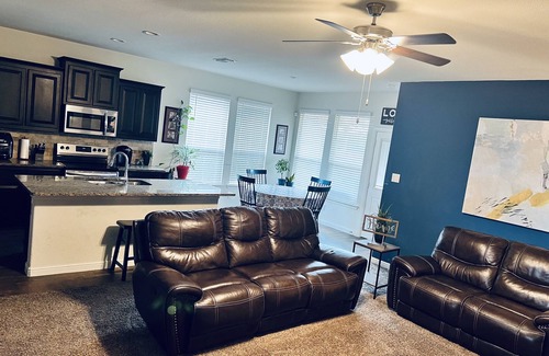 Burleson House | Cozy Cottage in suburbs of Ft. Worth