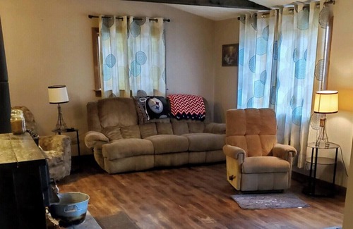 McMillan Cottage | Cozy Cottage in the U.P.