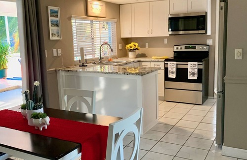 New Port Richey House | Cozy cottage.New Port Richey.Private Heated Pool-solar panels.