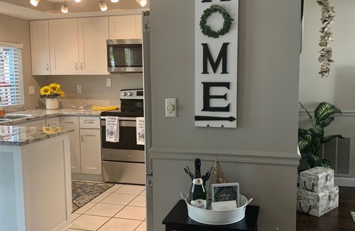 New Port Richey House | Cozy cottage.New Port Richey.Private Heated Pool-solar panels.
