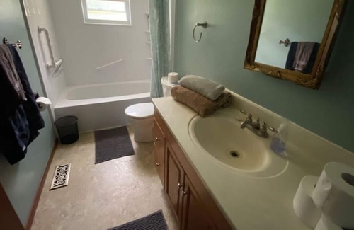 Grafton Condo | Cozy Cottage Near Lake & Toronto