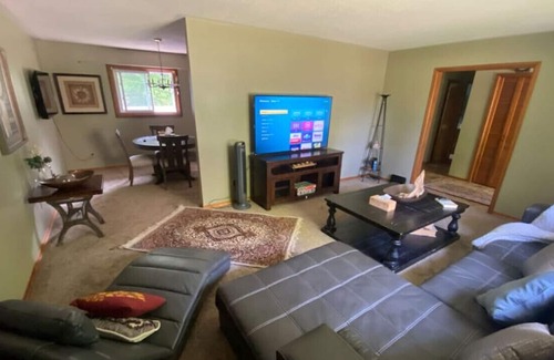 Grafton Condo | Cozy Cottage Near Lake & Toronto