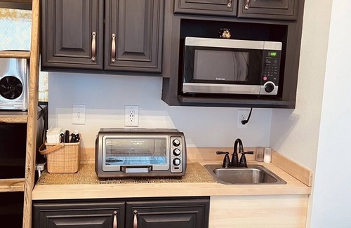 Merrimac Cabin | Cozy Cottage next to Ski/Golf/Hike/Breweries