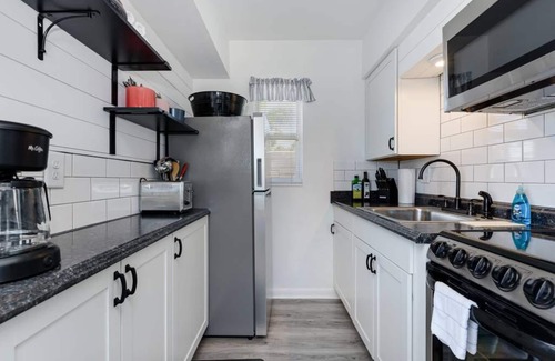 Nokomis Condo | Cozy cottage on Casey Key