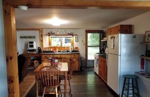 Bridport Cottage | Cozy cottage on lake Champlain