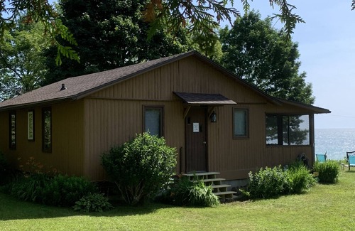 Kewaunee Cottage | Cozy Cottage on Lake Michigan