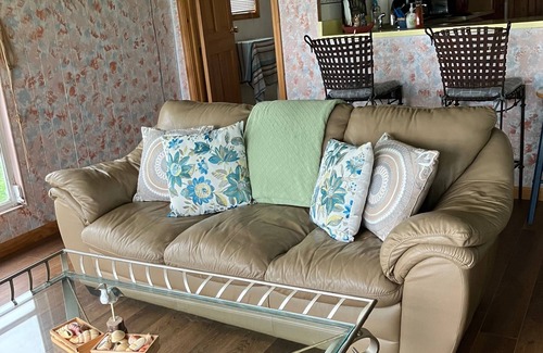 Cape Vincent Cottage | Cozy Cottage on Large Lake Ontario Waterfront