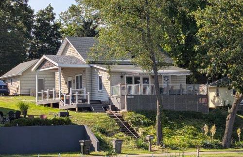 Mongo House | Cozy cottage on peaceful lake