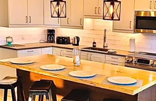 Hamilton Cottage | COZY COTTAGE ON THE LAKE