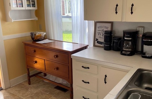 Weeks Mills House | Cozy Cottage on Togus Pond