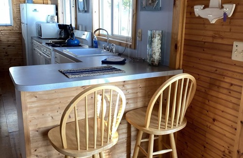 Applegate Cottage | Cozy Cottage overlooking Lake Huron #3