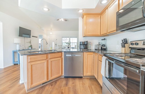 Mountain Home House | Cozy Cottage - Sleeps 8, Large Backyard