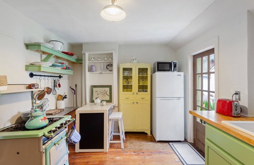 Algiers Point Cottage | Cozy Cottage