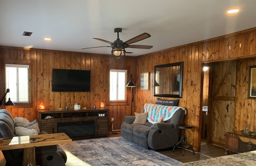 Port Austin House | Cozy Cottage w/ Sandy Lake Huron Beach Access