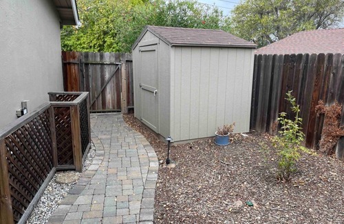 Concord House | Cozy cottage walking distance from bart