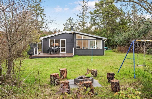 Hou House | Cozy cottage with 600 m to the beach