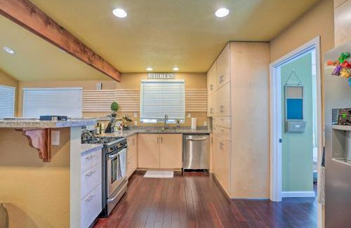 Mount Baldy House | Cozy Cottage with Grill - 5 Mi to Mt Baldy Resort!