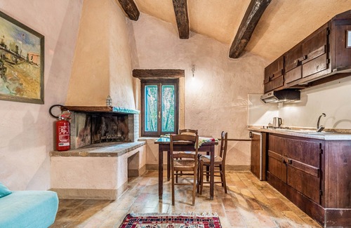 Assisi Cottage | Cozy Cottage With Pool in Assisi