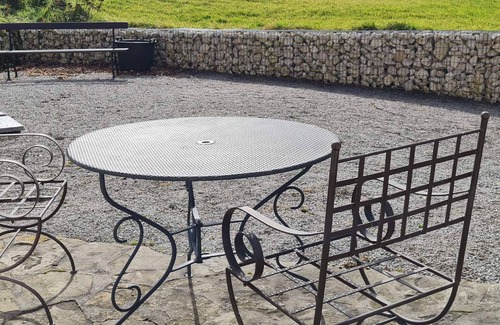 Besson Cottage | Cozy cottage with terrace and WiFi - 2 br, 4 pers in Besson