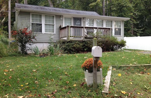 St. Leonard Cottage | Cozy cottage with 1 bedroom and WiFi, AC in enjoyable Saint Leonard , Long Beach