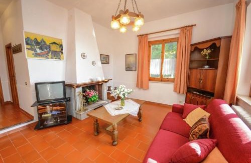 Passignano sul Trasimeno House | Cozy Countryside Haven
