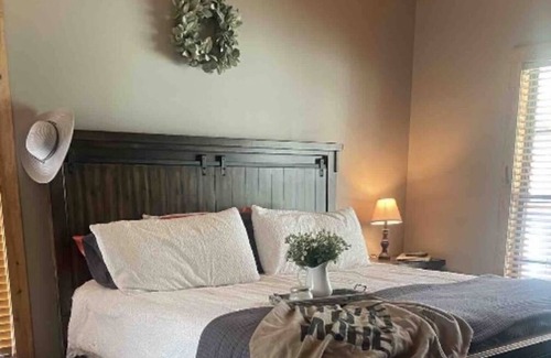 Sturgis Cabin | Cozy country Cabin