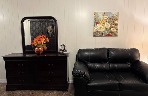 McComb Apartment | Cozy Country Cottage !