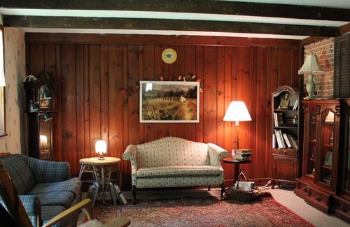 Washington Cottage | Cozy Country Cottage
