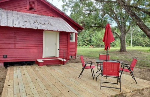 Abbeville House | Cozy country home near Lake Eaufula and hunting