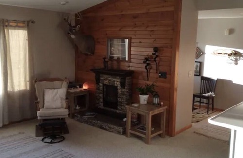Menahga House | Cozy Country Home Surrounded by Beautiful Scenery