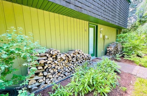 Orford Ski Chalet | Cozy country townhouse, private land