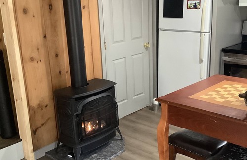 Casco Cottage | Cozy countryside cottage located on Crooked river in Naples Maine.