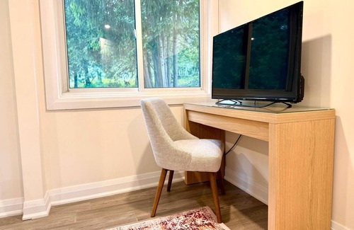 Pickering House | Cozy Countryside Guesthouse with BBQ & Firepit