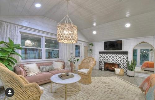 Morganton House | Cozy Couples Getaway
