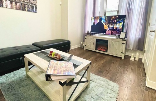 Heart of Chicago Apartment | Cozy cove 2