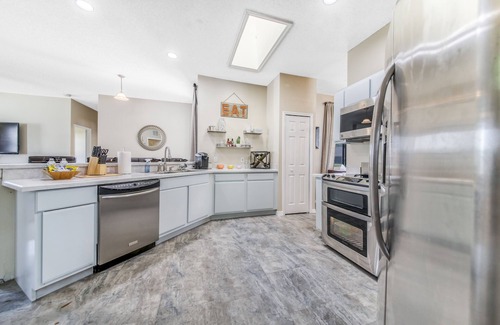 Crescent Lakes House | Cozy Cove by Disney Universal Pool Home