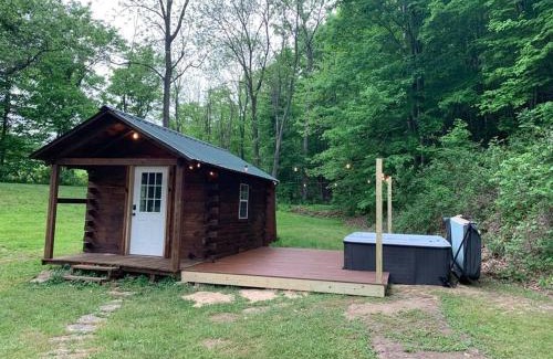 Laurelville House | Cozy Creekside Cabin in the heart of Hocking Hills