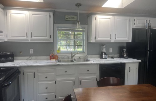 Put-in-Bay House | Cozy Cub Cabin 2 Sleeps 10 Full Linens Provided