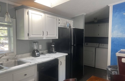 Put-in-Bay House | Cozy Cub Cabin 2 Sleeps 10 Full Linens Provided