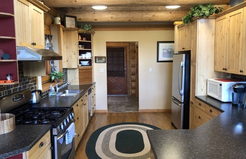 Logan Lake Cabin | Cozy Custom Log Cabin Nestled within Mile High Estates