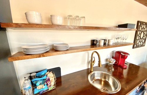 Dripping Springs House | Cozy & Cute Modern Tiny house close to wineries, wedding venues, and outdoor fun