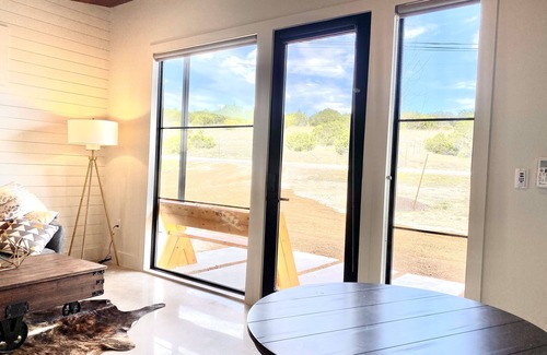 Dripping Springs House | Cozy/Cute Tiny House close to wineries, wedding venues & outdoor fun